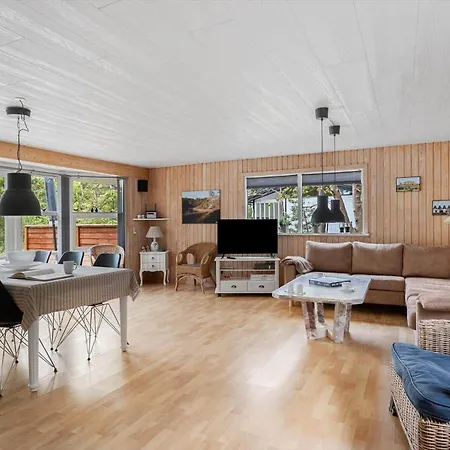 1558-aakirkeby-poserevaenget-6 *