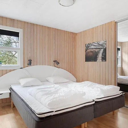 1558-aakirkeby-poserevaenget-6 度假居 *