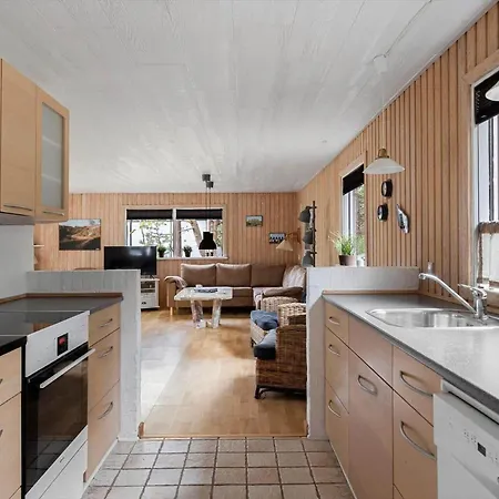 1558-aakirkeby-poserevaenget-6 度假居 Vester Somarken